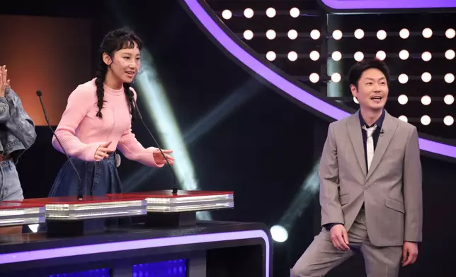 李思捷與嘉賓的鬼馬搞笑互動，是《思家大戰》亮點之一。