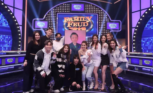 因疫情不穩關係，李思捷曾以Work from home形式主持節目，話題十足。