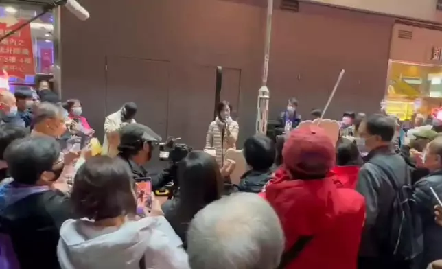 龍婷喺旺角主場大受歡迎。