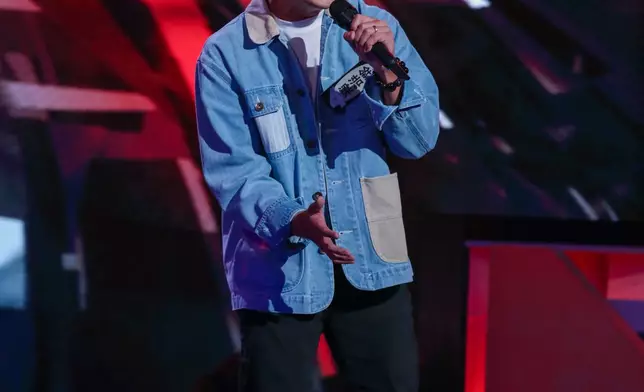 梁浩銓VS梁家賢上演「陳奕迅」之戰。