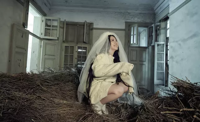 Janice望能突破傳統，帶頭紗不代表要結婚。