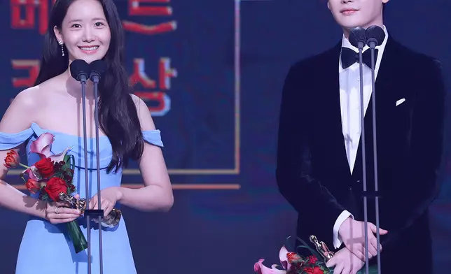 《律戰江湖》螢幕夫妻李鍾碩和允兒獲得「最佳情侶獎」（網上圖片）