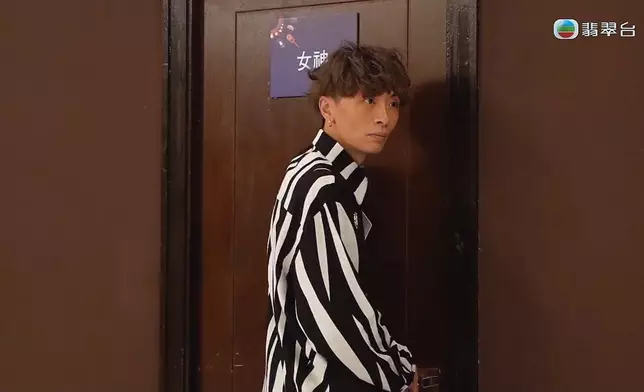 顏志恒力王上身玩「爆鎖」，嚇到大家O晒嘴。