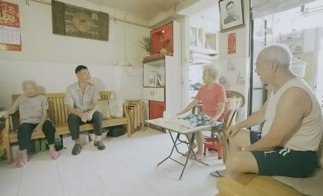 阿Ben與鄰里感情要好。