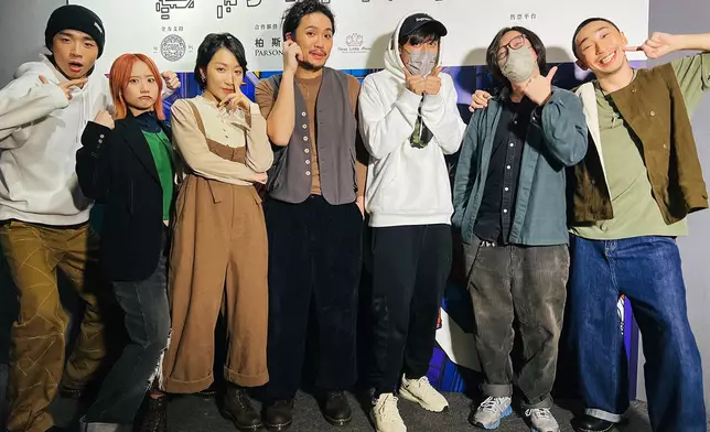 舞台劇《暫時沒有名字》舉行總綵排，獲AK現身探班。