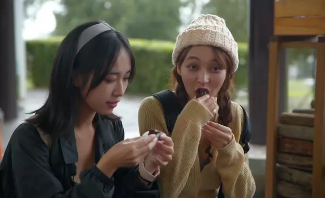 林襄一到營區就被接待處的烤蛋糕吸引。