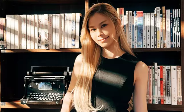 她笑言對演戲感興趣，不過先要做好音樂。