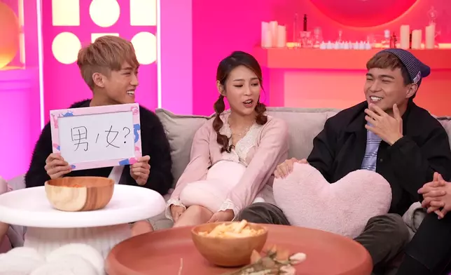 Koba單刀直入問阿Yeung的性取向。