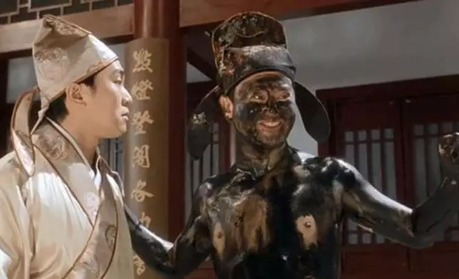 台灣製作人陳百祥引用「叻哥」於喜劇《唐伯虎點秋香》的經典對白，揚言會親身繪製「神鳥鳳凰圖」回贈。