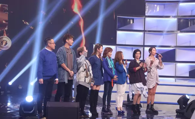 藍組成員丁文俊（左起）、周吉佩、林鉫徫、支嚳儀、李思林、李佳。