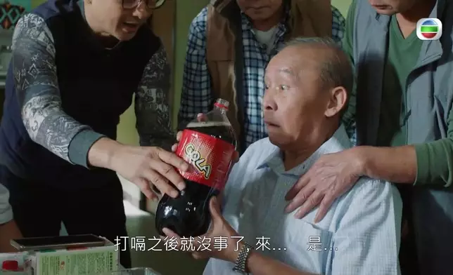 尋晚翰叔啃親一幕既瘋狂又搞笑。