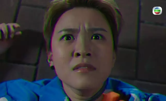 江嘉敏另一個維度嘅身份已經呼之欲出。