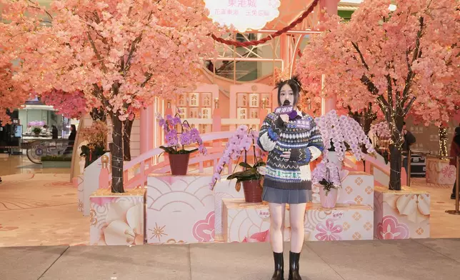 置身於花團錦簇浪漫環境下，Apple為大家大唱情歌