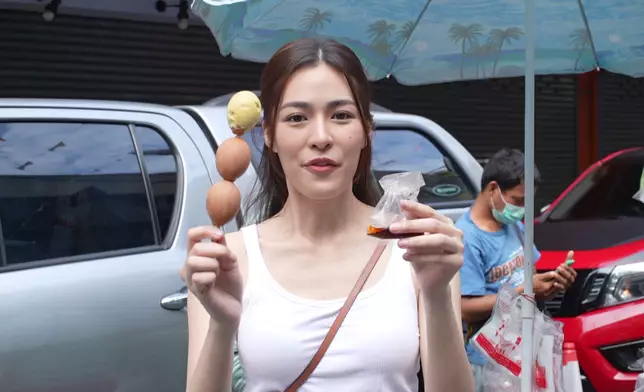 「叉燒姐」推介街頭小食「串燒蛋」。