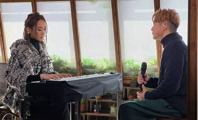 二人表現合拍！