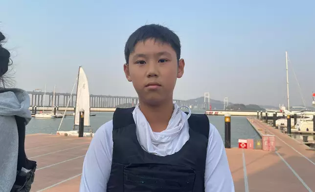 另外一名年僅12歲的李同學已學習帆船逾3年，他目前與家人定居在廣州，另外還有玩魔方和滑板的愛好。本網記者攝
