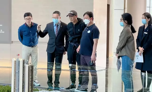 任達華早前疑似想來中山睇樓，有意置業。據悉佢所睇嘅樓盤係一個高爾夫球愛好者嘅熱門首選。