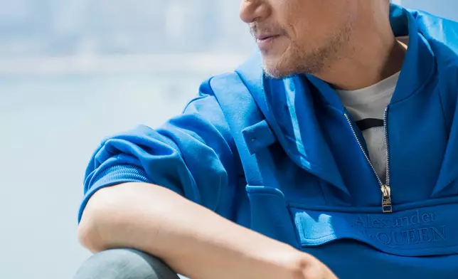 新歌讓張學友唱到眼泛淚光。