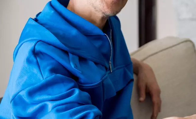 他直認有種親身經歷的強烈感觸，但並不認為是歌曲太沉重，只是希望大家要珍惜時間。