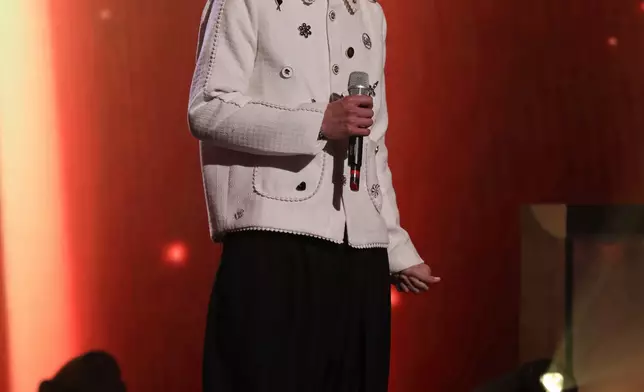 顏志恒獻唱《講不出再見》。