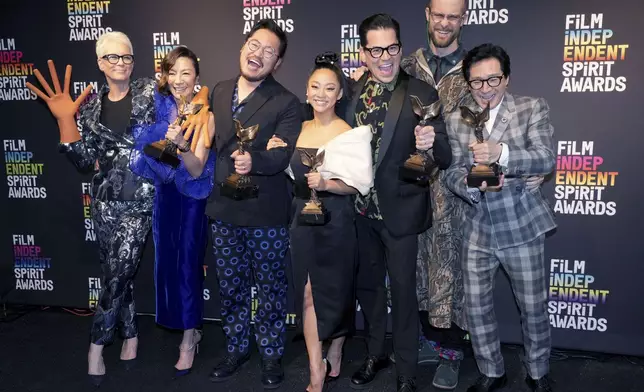 《奇異女俠玩救宇宙》揚威各大電影頒獎禮，日前又在第38屆美國獨立精神獎頒獎禮奪得最佳電影。（AP圖片）