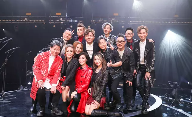 《中年好聲音》12強日前合體拍《不再猶豫》MV。