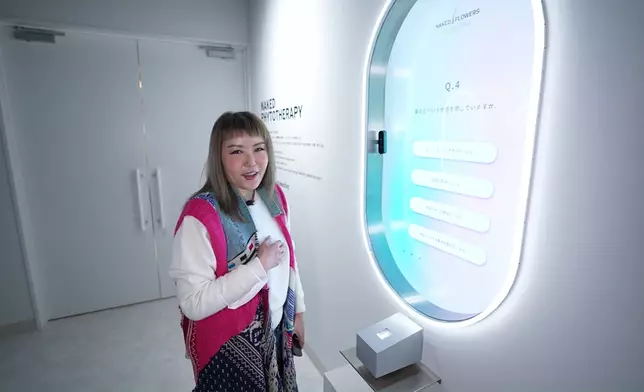 Helen體驗「植物療法」時，竟然遭逼供感情狀況。