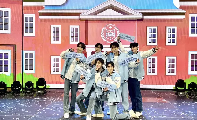 庚潤表示最親近的人就是DKZ成員們和粉絲（網上圖片）