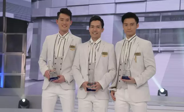 麥大力（中）以大熱姿態奪得《衝上雲霄大選》冠軍。（資料圖片）