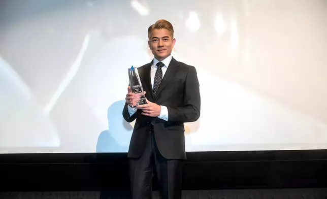 郭富城獲獎後表示更有推動力，為演藝事業全力以赴，永不停步。