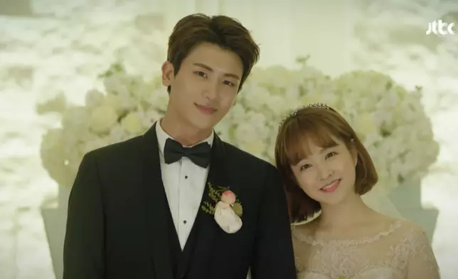 「狗狗CP」當年大受歡迎（網上圖片）