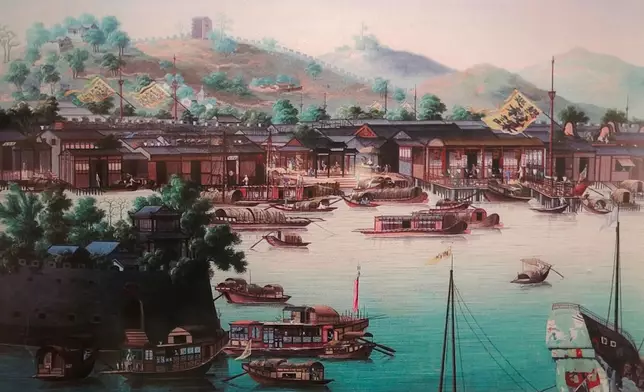 清代廣州省河繪圖(節選)。旗幡為約1760年廣州城靖海門外粵海關巡口的「總巡稅課」旗幡。(資料圖片)