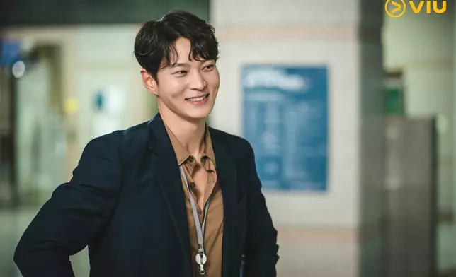 周元主演新劇《盜賊：七個朝鮮通寶》已開播（黃Viu提供圖片）