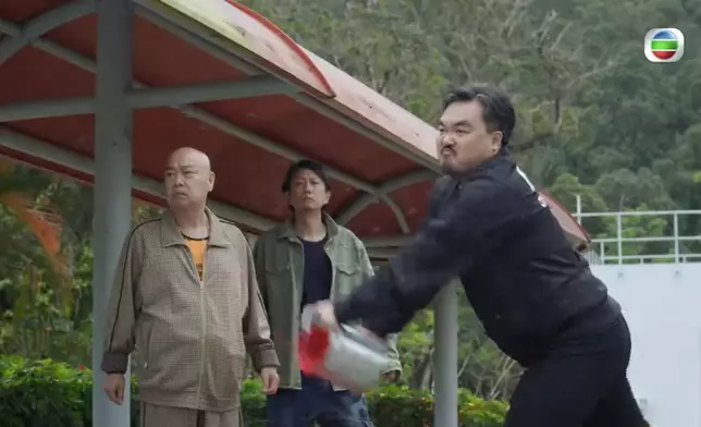 呢位演員好專業，練到啲真紅油都有戲。