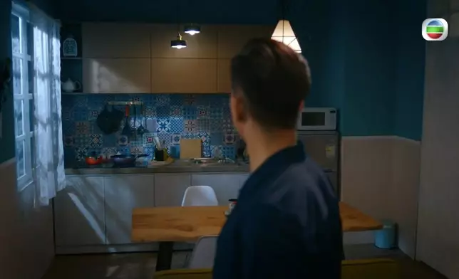 呢間「浪漫小屋」，劇組花咗唔少心思照住原裝模型去搭建，淨係搵相似度高嘅配件同陳設，已經搵咗好耐。