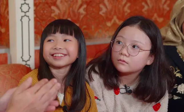 阿怡、柏翹同埋炫志雖然事前都覺得去Shahan屋企一定有咖哩食，但到最後佢哋都冇食到咖哩，但就體驗咗好多唔同印度特色嘅嘢，仲玩得好開心。