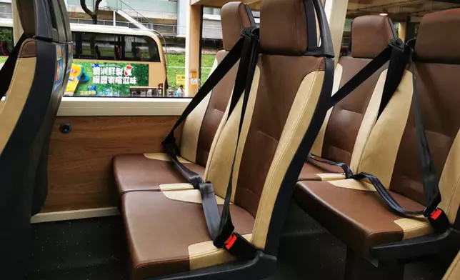 有港女於社交平台上載照片，照片中巴士上所有安全帶都被扣上。