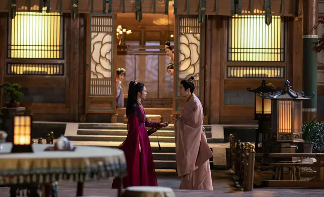 （左起）范帥琦同昌隆飾演一對歡喜冤家，可觀性不下於男女主角。