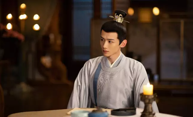 白敬亭跟田曦薇的古裝扮相，非常配襯。