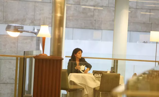 有一段時間淡出娛樂圈。