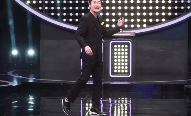 李思捷返嚟見大家喇。