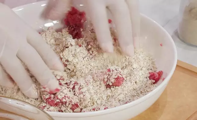 喺牛肉入面加麥皮，除咗口感更滑之外，「肉量」同時激增。