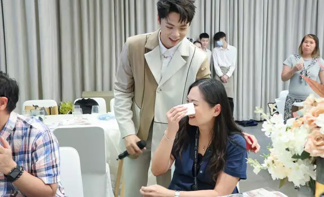 Archie 媽媽聽到後亦感動落淚