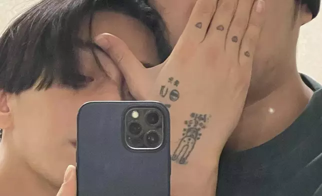 劉亞仁親密同性好友崔河那（網上圖片）