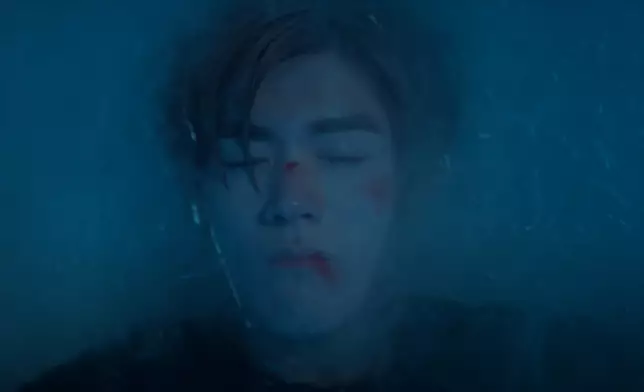 MV第一場更是浸冰戲份，拍攝後Aiden差點以為自己會猝死。