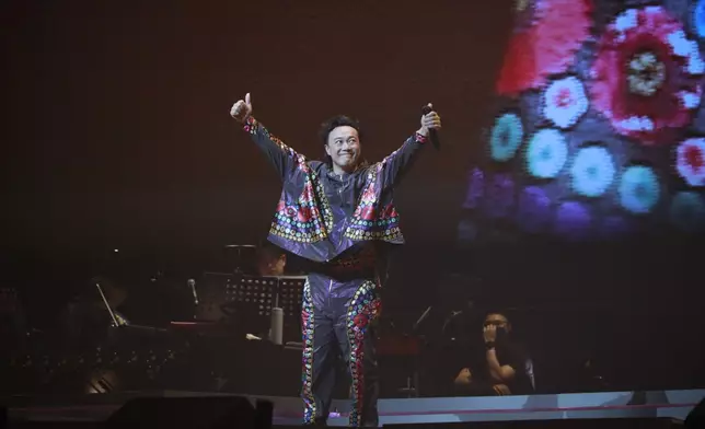 陳奕迅5月12日於大馬容納近萬人的武吉加里爾亞通體育館(Axiata Arena Bukit Jalil) 展開三場 Fear and Dreams 世界巡迴演唱會 。