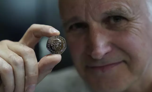 查理斯登基紀念幣。