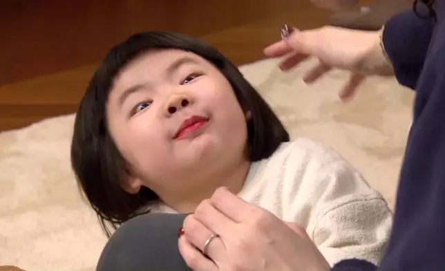 Lucy除咗表情多多。