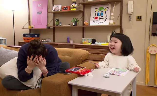 兩母女互動很有愛。