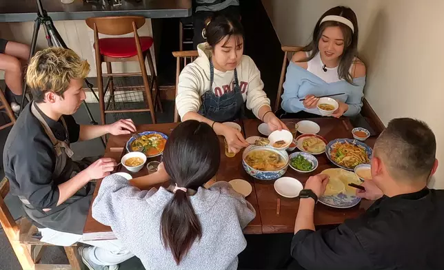 餐廳提供的員工餐非常豐盛。